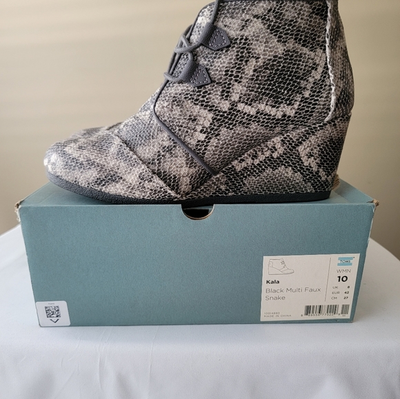 NIB-TOMS KALA FAUX SNAKE WEDGE ANKLE BOOTIE SIZE 10 - Picture 10 of 11